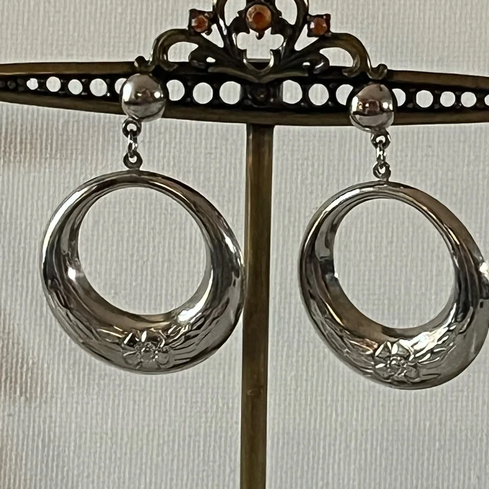 VINTAGE BOHO STYLE LARGE CIRCLE HOOP EARRINGS..